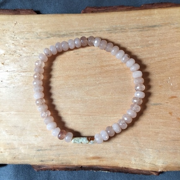 Stretch agate beaded bracelet - Picture 1 of 5